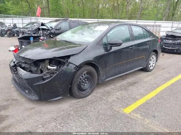 5YFEPMAE1NP284495 2022 TOYOTA COROLLA - Image 2