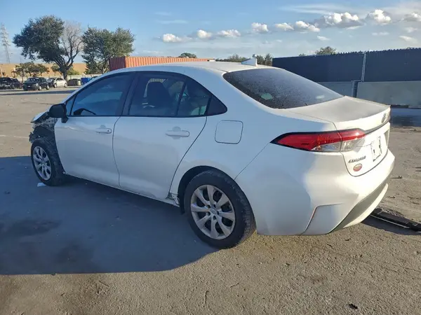 5YFEPMAE1NP295335 2022 TOYOTA COROLLA - Image 2