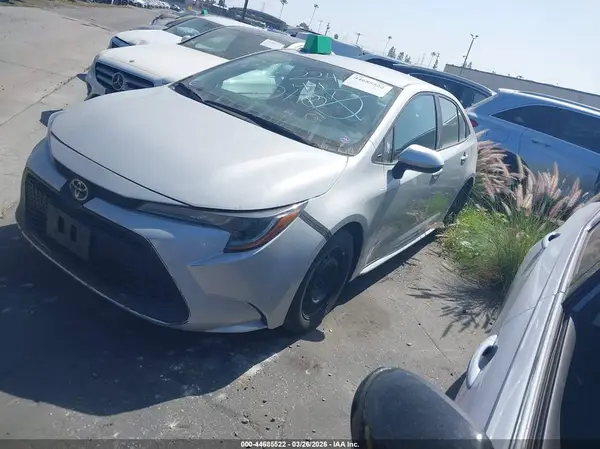 5YFEPMAE1NP297733 2022 TOYOTA COROLLA - Image 2