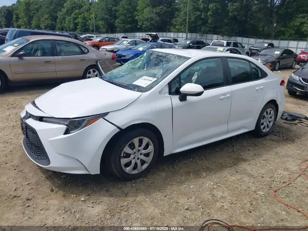 5YFEPMAE1NP299482 2022 TOYOTA COROLLA - Image 2