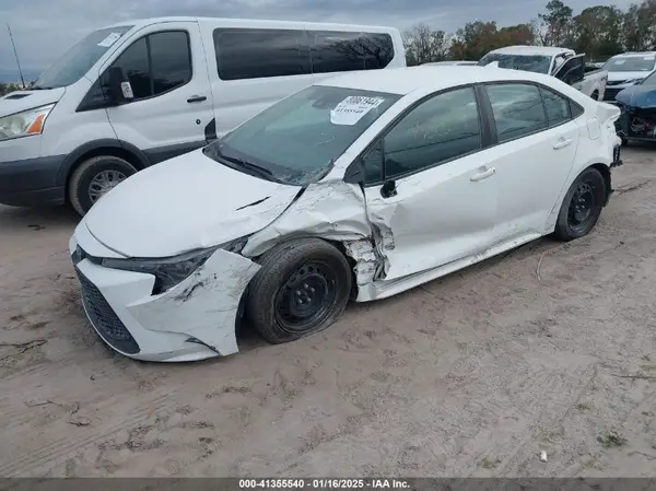 5YFEPMAE1NP307323 2022 TOYOTA COROLLA - Image 2