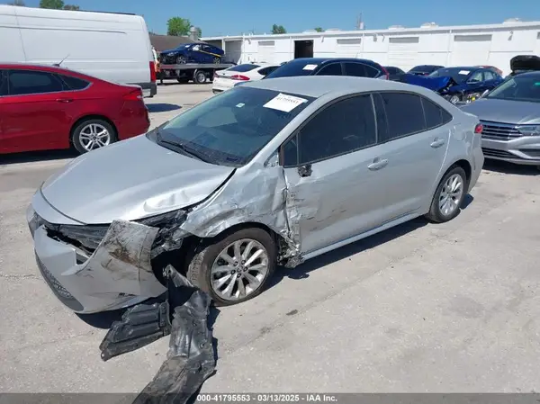 5YFEPMAE1NP314241 2022 TOYOTA COROLLA - Image 2