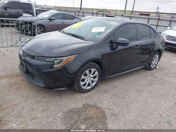 5YFEPMAE1NP315891 2022 TOYOTA COROLLA - Image 2