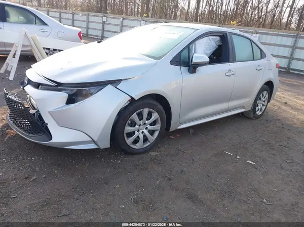 5YFEPMAE1NP320475 2022 TOYOTA COROLLA - Image 2