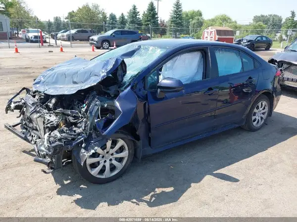 5YFEPMAE1NP323179 2022 TOYOTA COROLLA - Image 2