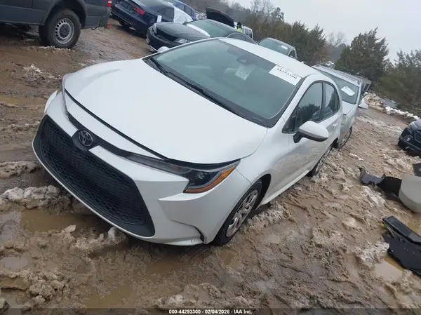 5YFEPMAE1NP325840 2022 TOYOTA COROLLA - Image 2