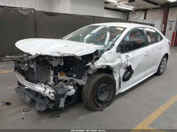 5YFEPMAE1NP326017 2022 TOYOTA COROLLA - Image 2