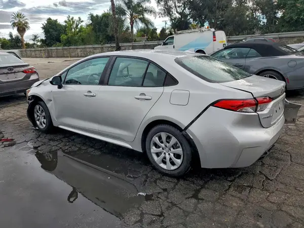 5YFEPMAE1NP326454 2022 TOYOTA COROLLA - Image 2