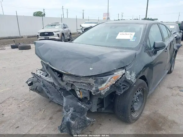 5YFEPMAE1NP331332 2022 TOYOTA COROLLA - Image 2