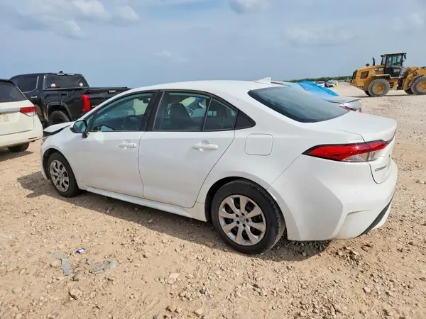 5YFEPMAE1NP331363 2022 TOYOTA COROLLA - Image 2