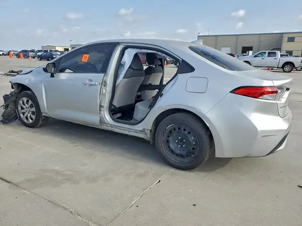 5YFEPMAE1NP331377 2022 TOYOTA COROLLA - Image 2