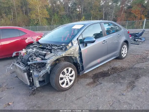 5YFEPMAE1NP332089 2022 TOYOTA COROLLA - Image 2