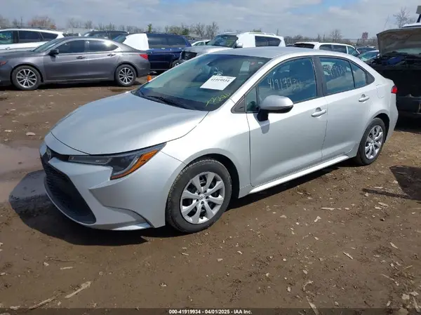 5YFEPMAE1NP333159 2022 TOYOTA COROLLA - Image 2
