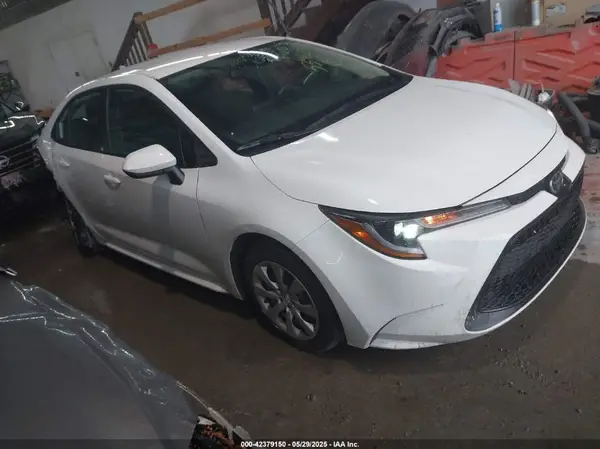 5YFEPMAE1NP334604 2022 TOYOTA COROLLA - Image 1