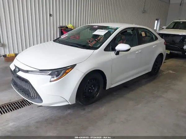 5YFEPMAE1NP336935 2022 TOYOTA COROLLA - Image 2