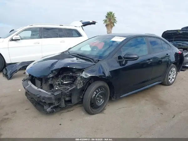 5YFEPMAE1NP339012 2022 TOYOTA COROLLA - Image 2