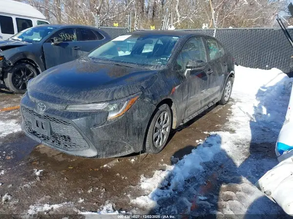 5YFEPMAE1NP339219 2022 TOYOTA COROLLA - Image 2