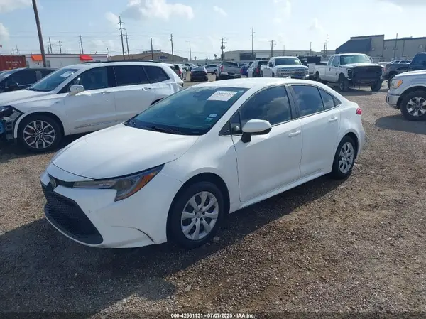 5YFEPMAE1NP341021 2022 TOYOTA COROLLA - Image 2