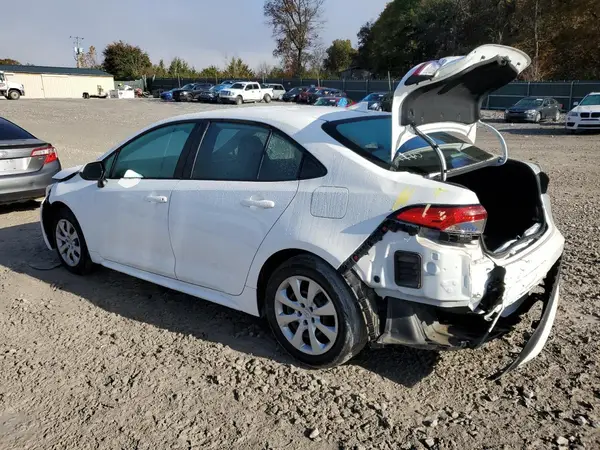 5YFEPMAE1NP343738 2022 TOYOTA COROLLA - Image 2