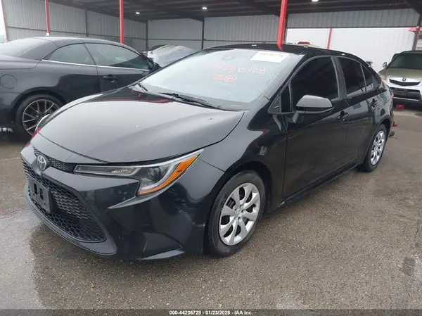 5YFEPMAE1NP344730 2022 TOYOTA COROLLA - Image 2