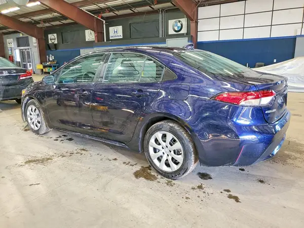 5YFEPMAE1NP345375 2022 TOYOTA COROLLA - Image 2