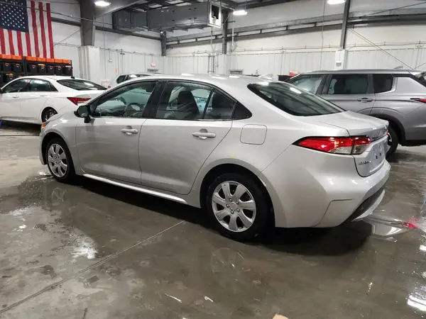 5YFEPMAE1NP358434 2022 TOYOTA COROLLA - Image 2