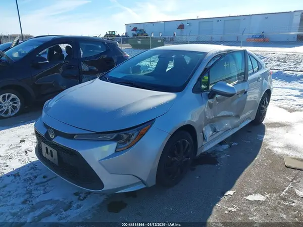 5YFEPMAE1NP358448 2022 TOYOTA COROLLA - Image 2