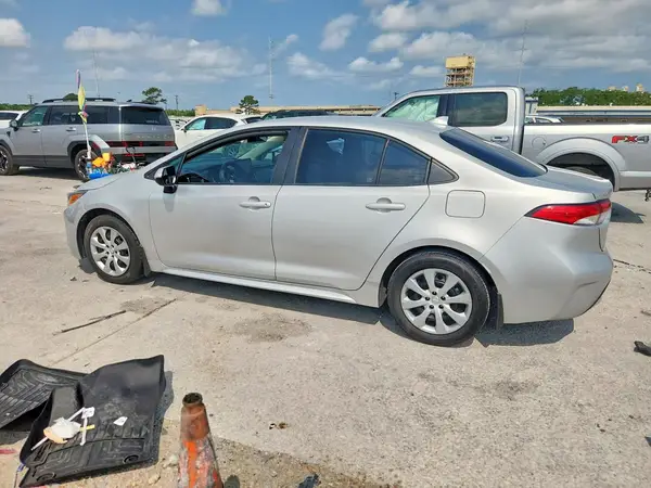 5YFEPMAE1NP359616 2022 TOYOTA COROLLA - Image 2
