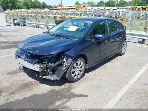 5YFEPMAE1NP360040 2022 TOYOTA COROLLA - Image 2