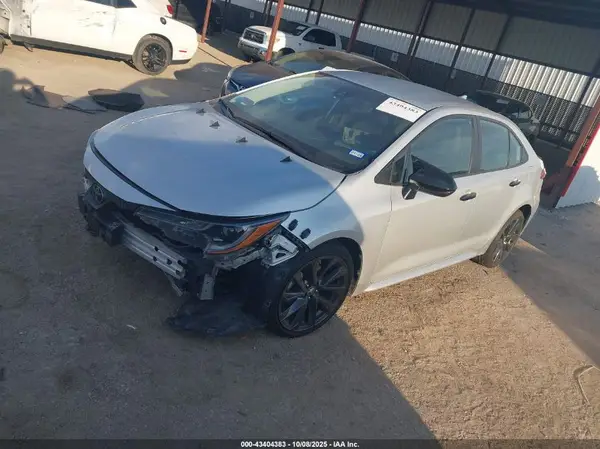 5YFEPMAE1NP362886 2022 TOYOTA COROLLA - Image 2