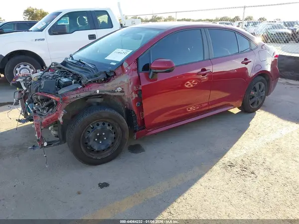5YFEPMAE1NP364119 2022 TOYOTA COROLLA - Image 2