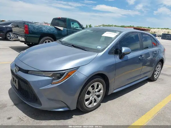 5YFEPMAE1NP364122 2022 TOYOTA COROLLA - Image 2