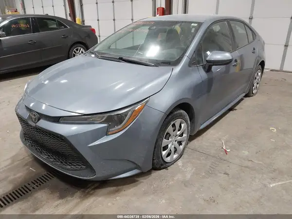 5YFEPMAE1NP368350 2022 TOYOTA COROLLA - Image 2