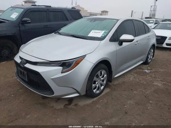5YFEPMAE1NP370924 2022 TOYOTA COROLLA - Image 2