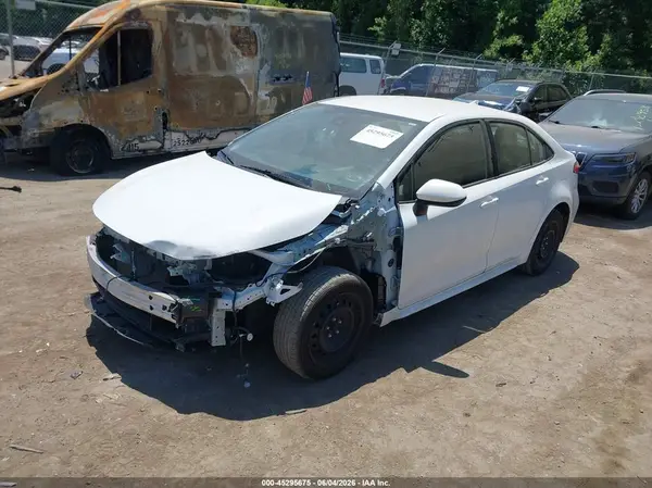5YFEPMAE1NP371331 2022 TOYOTA COROLLA - Image 2
