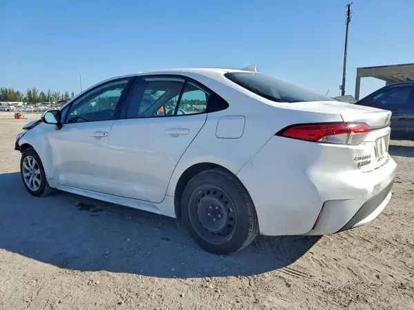 5YFEPMAE1NP372995 2022 TOYOTA COROLLA - Image 2