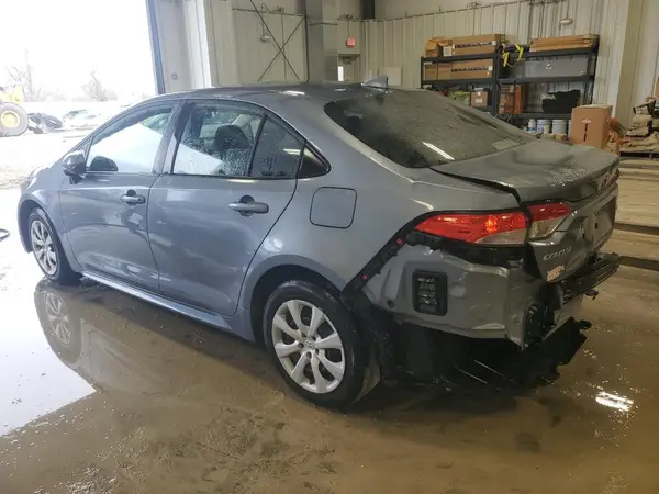 5YFEPMAE1NP379624 2022 TOYOTA COROLLA - Image 2