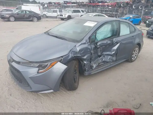 5YFEPMAE1NP380045 2022 TOYOTA COROLLA - Image 2