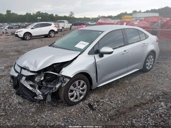 5YFEPMAE1NP381650 2022 TOYOTA COROLLA - Image 2