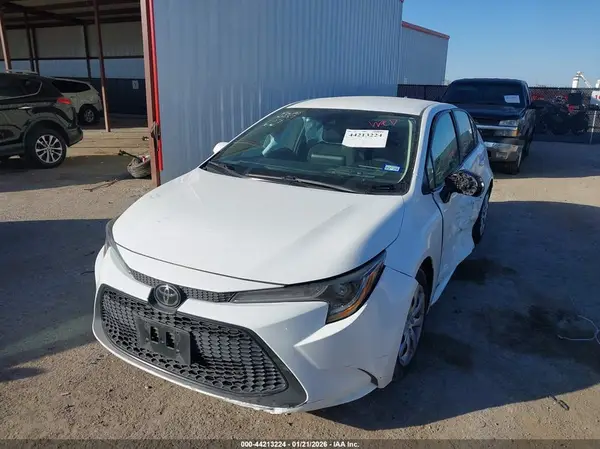 5YFEPMAE1NP382281 2022 TOYOTA COROLLA - Image 2