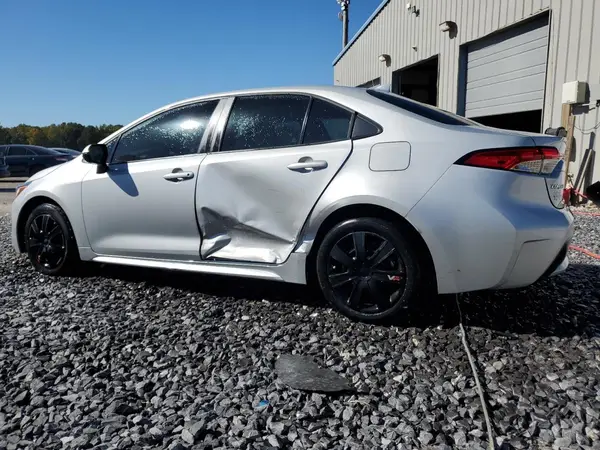 5YFEPMAE1NP385018 2022 TOYOTA COROLLA - Image 2