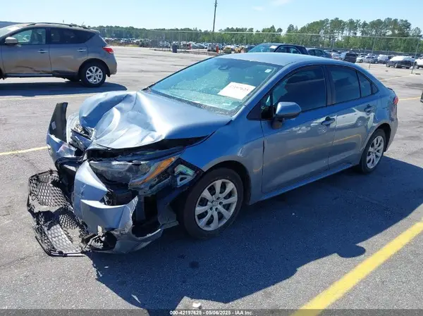 5YFEPMAE1NP385620 2022 TOYOTA COROLLA - Image 2