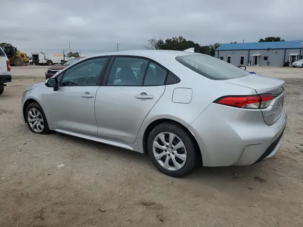 5YFEPMAE1NP386685 2022 TOYOTA COROLLA - Image 2
