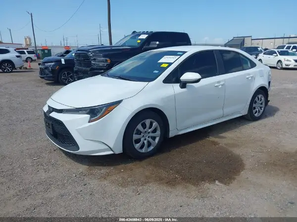 5YFEPMAE1NP387285 2022 TOYOTA COROLLA - Image 2
