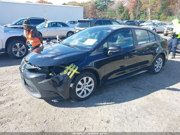 5YFEPMAE1NP389120 2022 TOYOTA COROLLA - Image 2