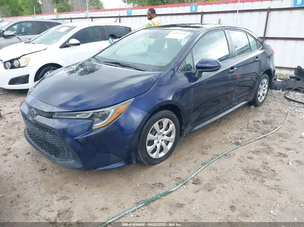 5YFEPMAE2MP168799 2021 TOYOTA COROLLA - Image 2