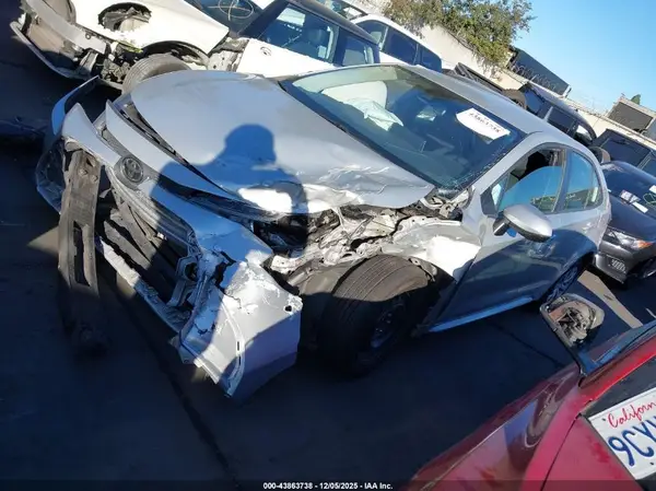 5YFEPMAE2MP201445 2021 TOYOTA COROLLA - Image 2