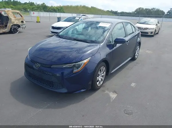 5YFEPMAE2MP206600 2021 TOYOTA COROLLA - Image 2