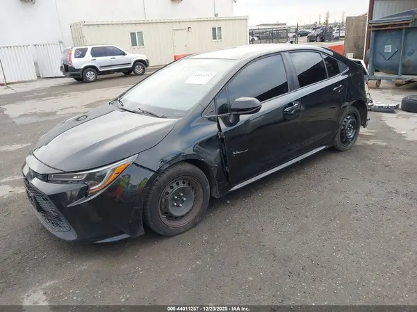 5YFEPMAE2MP207665 2021 TOYOTA COROLLA - Image 2