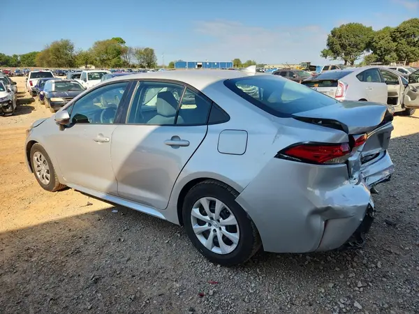 5YFEPMAE2MP213224 2021 TOYOTA COROLLA - Image 2